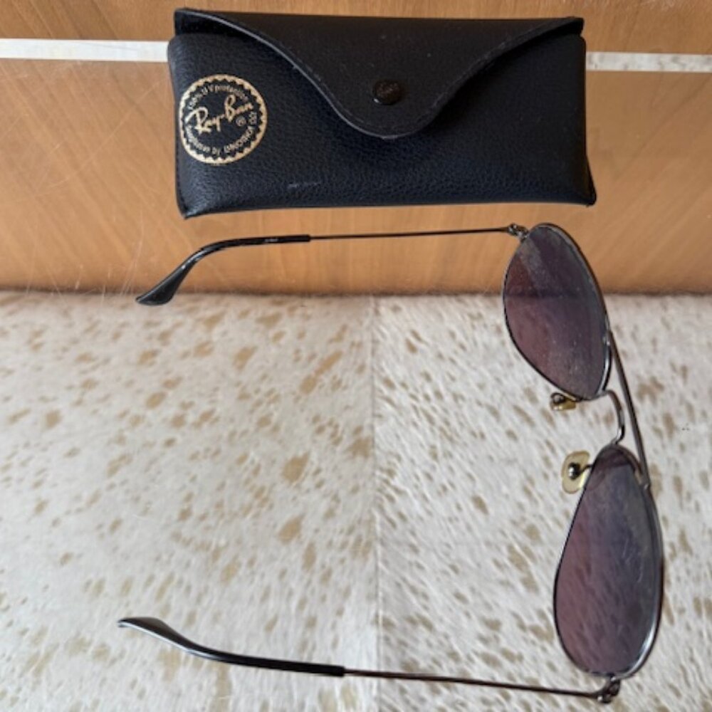 Pre-Loved Polarized Titanium Ray Ban Aviators with Blue/Purple Lenses - Picture 4 of 6